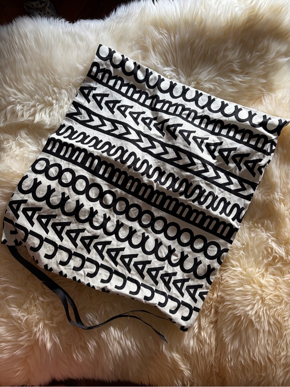 Marc Jacobs Monogram Drawstring Dust Bag 17x18 Like New
